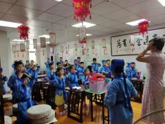 江西贵溪市总爱心托管班获职工称赞